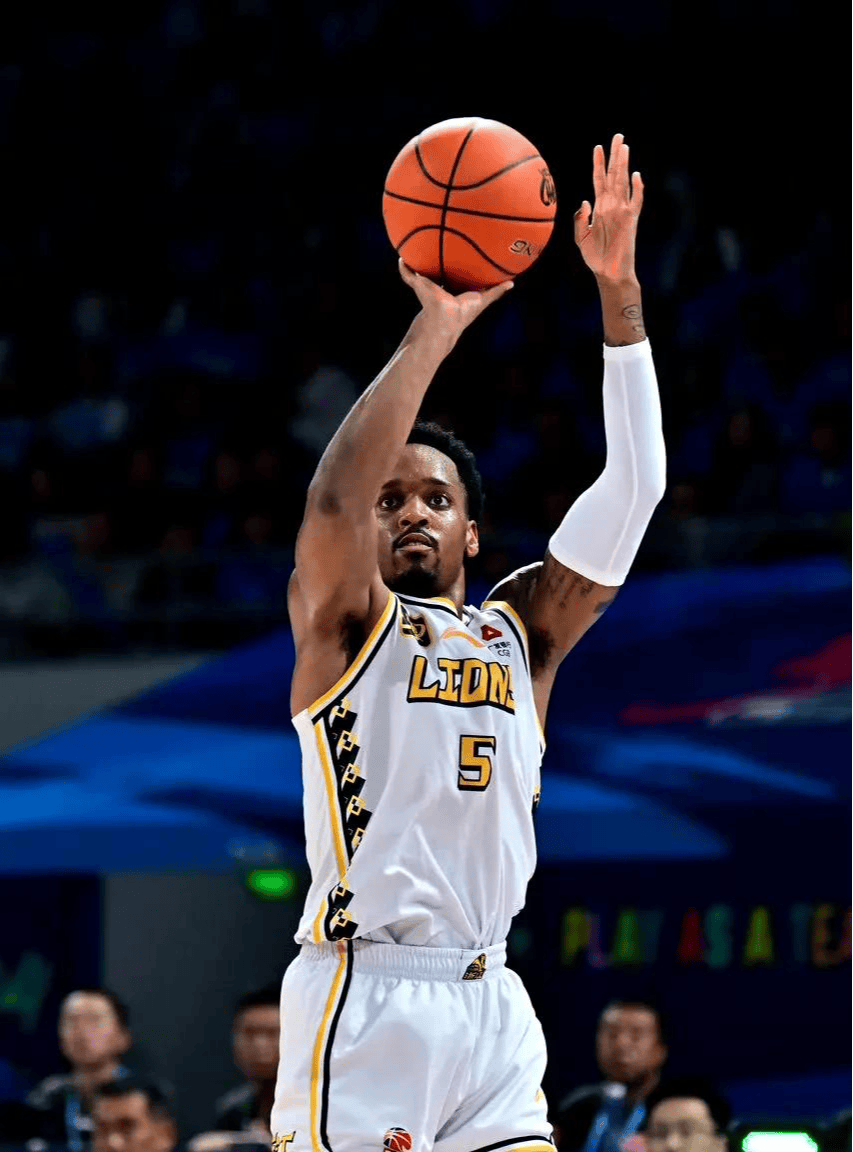 kpl平台官网 -西甲赛程吃紧；广厦男篮加时末段门线救险；底气十足；纪律约束更严格(西篮联赛赛程表)